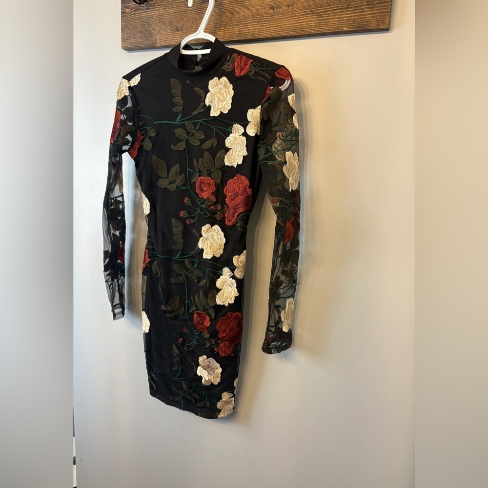 K. Jen black, red & cream floral embroidered long sleeve bodycon dress size S - Picture 3 of 10